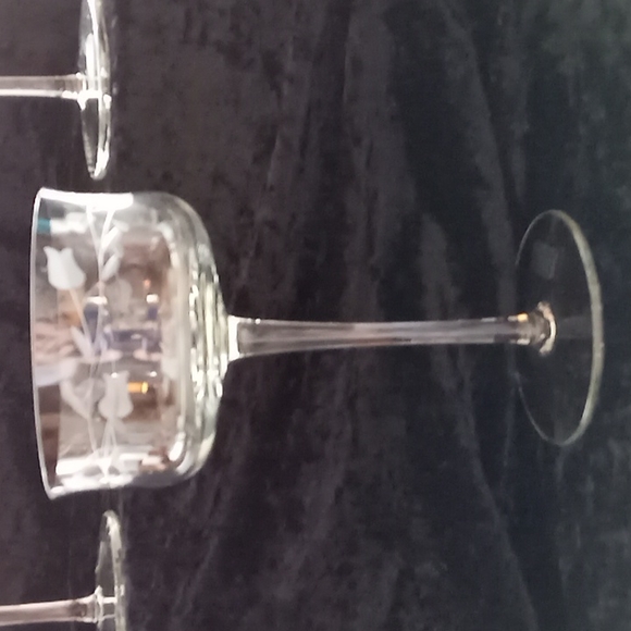 Toscany Tulip Design Etched Glasses Set of 3 - Picture 3 of 5